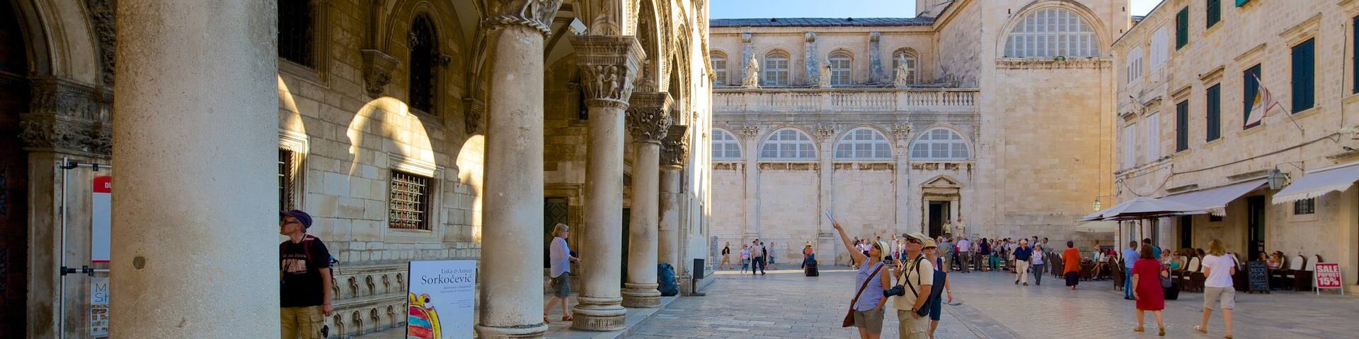 Dubrovnik Cathedral which includes heritage architecture, a church or cathedral and street scenes