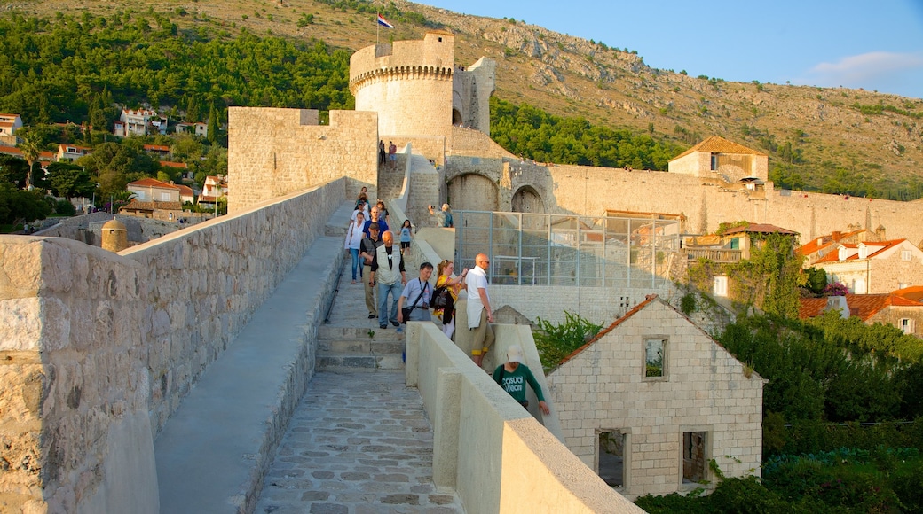 Fortaleza de Minceta mostrando arquitetura de patrimĂŽnio