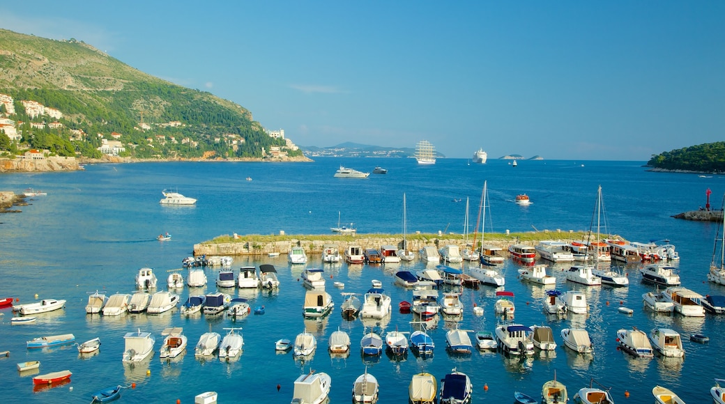 Banje Beach which includes a marina