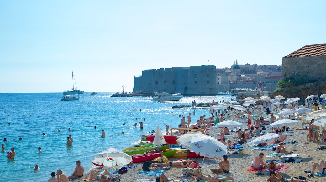 Banje Beach showing a sandy beach