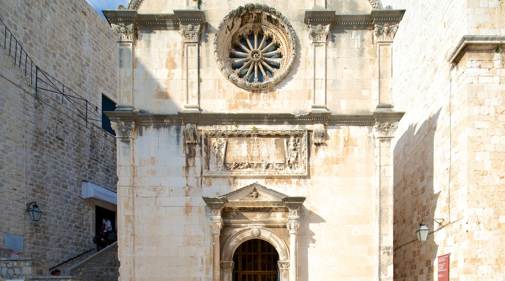 Iglesia de St. Saviour mostrando una iglesia o catedral