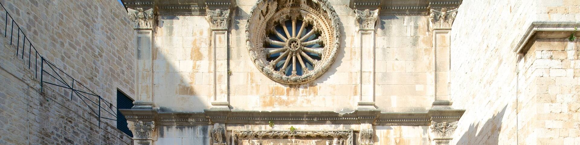 St. Saviour Church mit einem Kirche oder Kathedrale