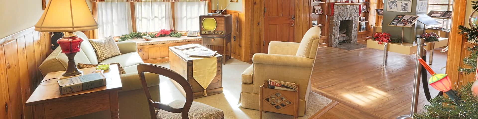 Midland ofreciendo vistas interiores y una casa