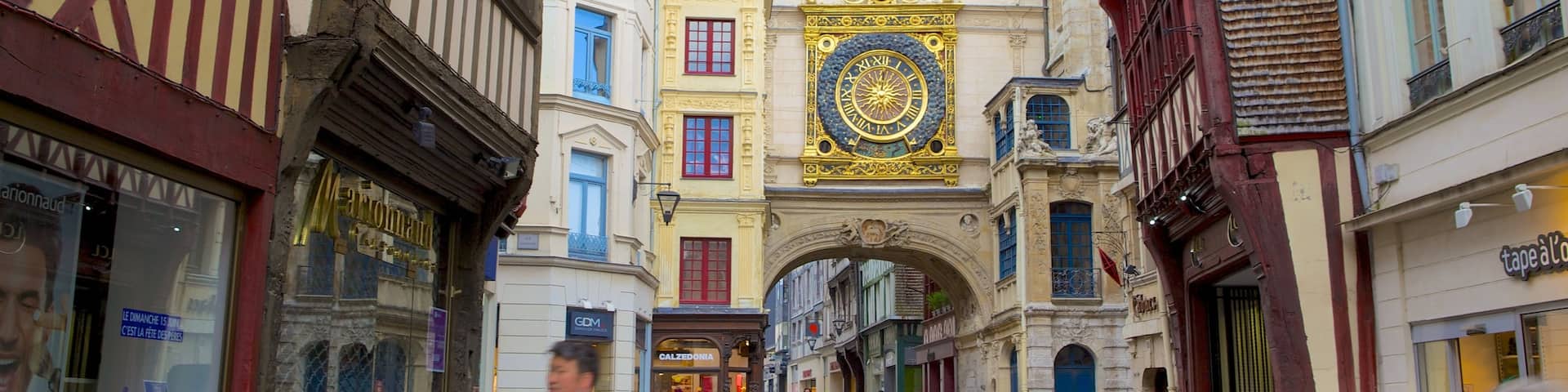 Gros Horloge welches beinhaltet Straßenszenen