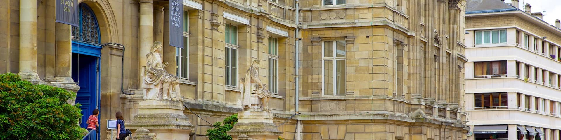 Musee des Beaux-Arts which includes heritage architecture