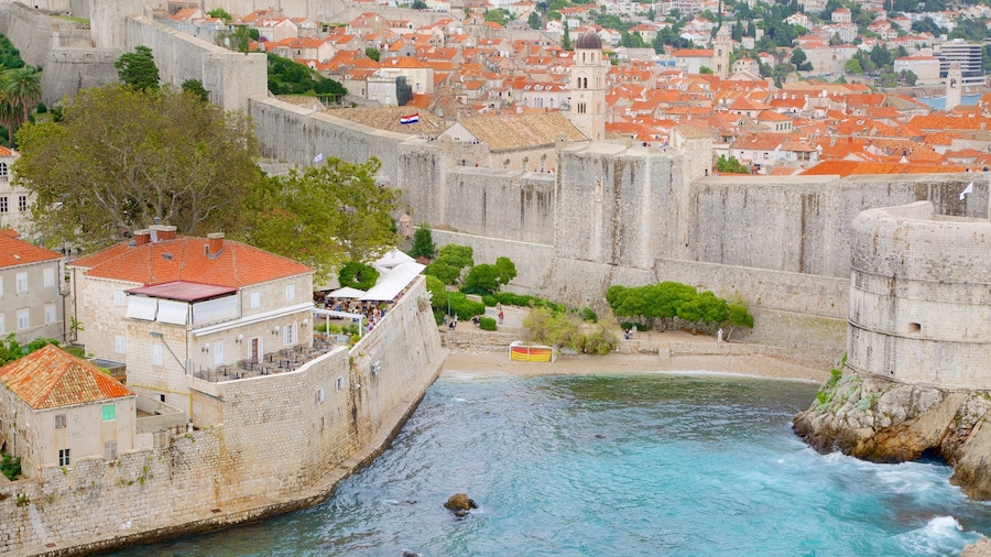 Lovrijenac Fort which includes heritage elements and a city