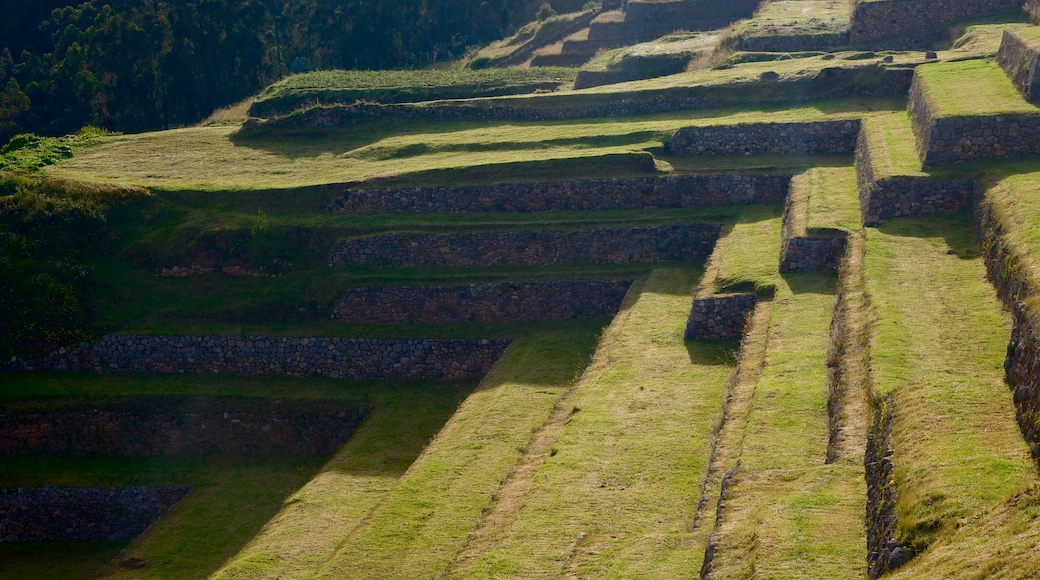 Chincheros showing heritage elements