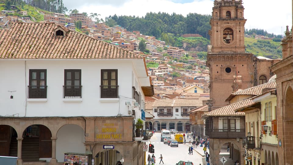 La Merced Church showing a city