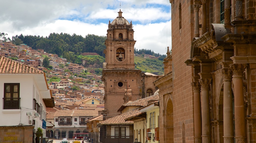 Iglesia de la Merced que inclui uma cidade