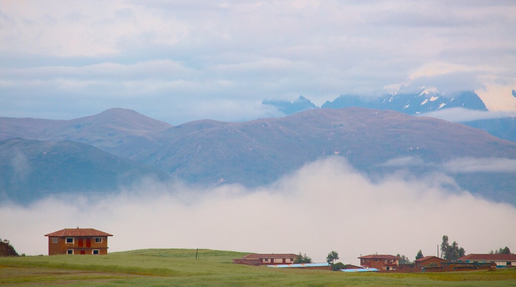 Cusco som visar berg, stillsam natur och landskap