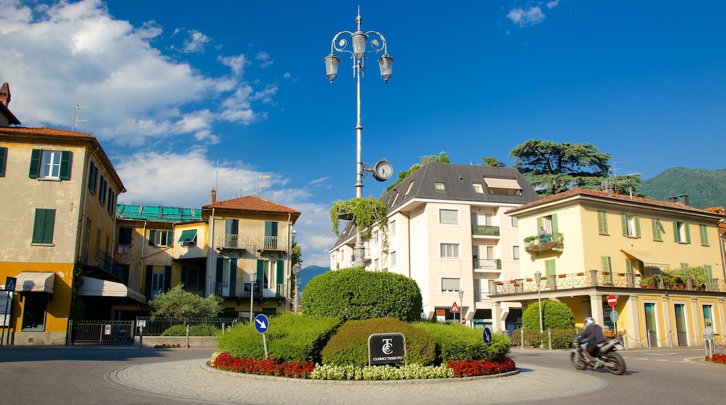 Cernobbio mostrando escenas urbanas, un parque o plaza y una pequeña ciudad o pueblo