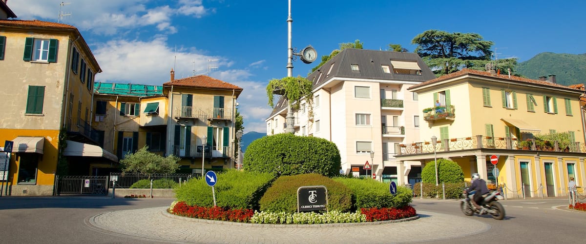 Cernobbio mostrando escenas urbanas, un parque o plaza y una pequeña ciudad o pueblo
