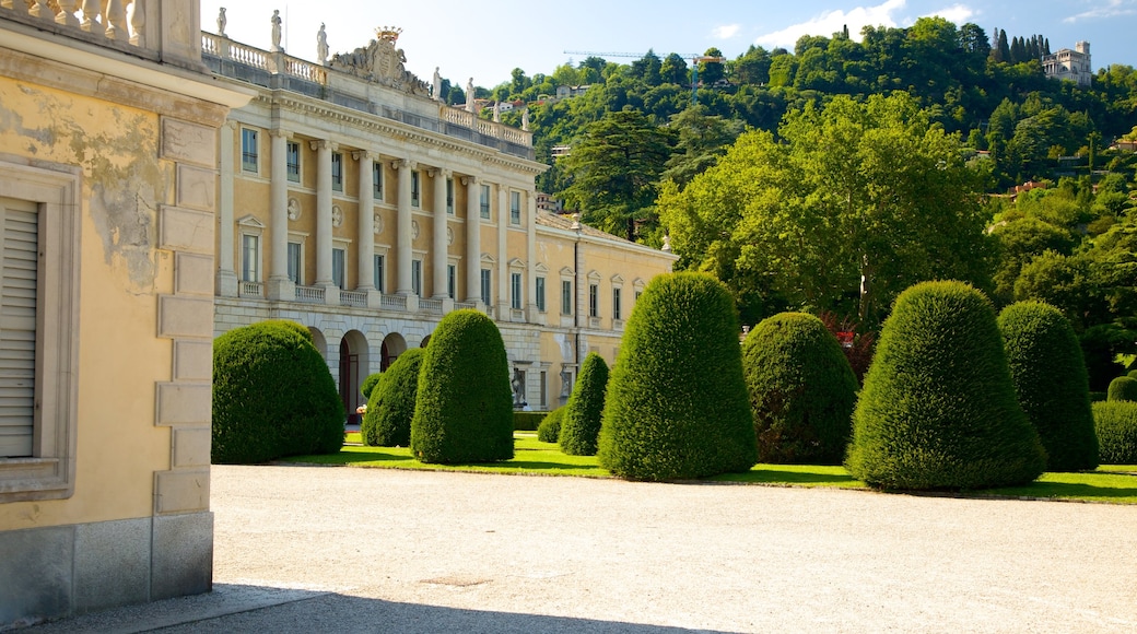 Villa Olmo showing a castle, heritage elements and heritage architecture