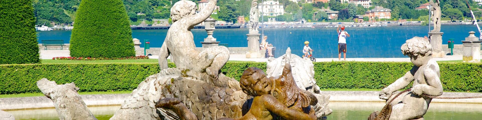 Villa Olmo qui includes ville cĂŽtiĂšre, statue ou sculpture et parc