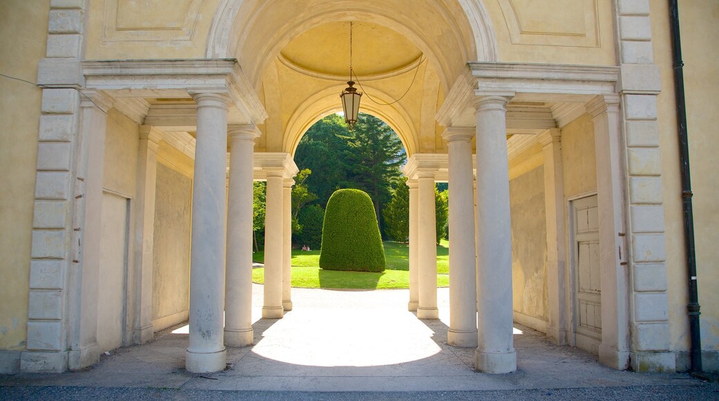 Villa Olmo caratteristiche di parco, oggetti d\'epoca e architettura d\'epoca