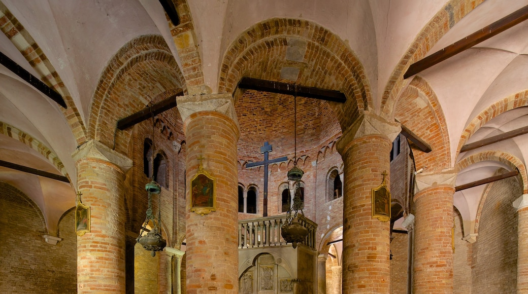 Basilika Santo Stefano das einen Geschichtliches, Innenansichten und historische Architektur