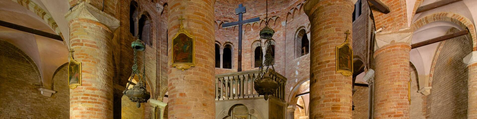 Basilica Santo Stefano featuring heritage elements, heritage architecture and interior views