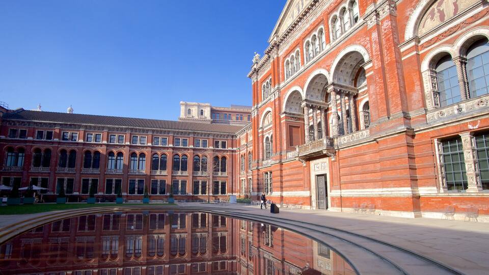 Victoria and Albert Museum showing heritage architecture