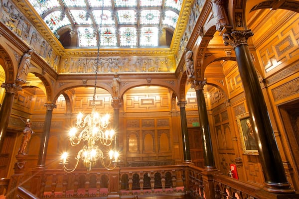 Two Temple Place welches beinhaltet Geschichtliches und Innenansichten