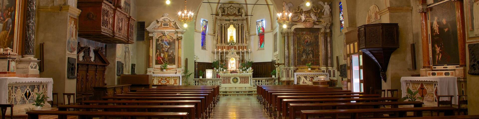 Santa Maria Maggiore featuring interior views, heritage elements and religious aspects