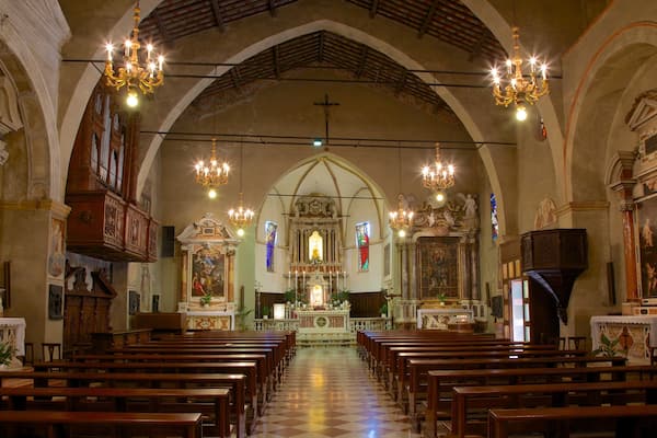 Santa Maria Maggiore montrant éléments religieux, église ou cathédrale et patrimoine historique