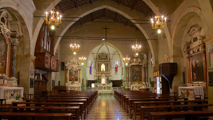 Santa Maria Maggiore som omfatter religiøse aspekter, kulturarvsgenstande og interiør