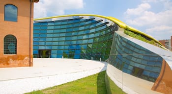 Museo Casa Enzo Ferrari showing modern architecture