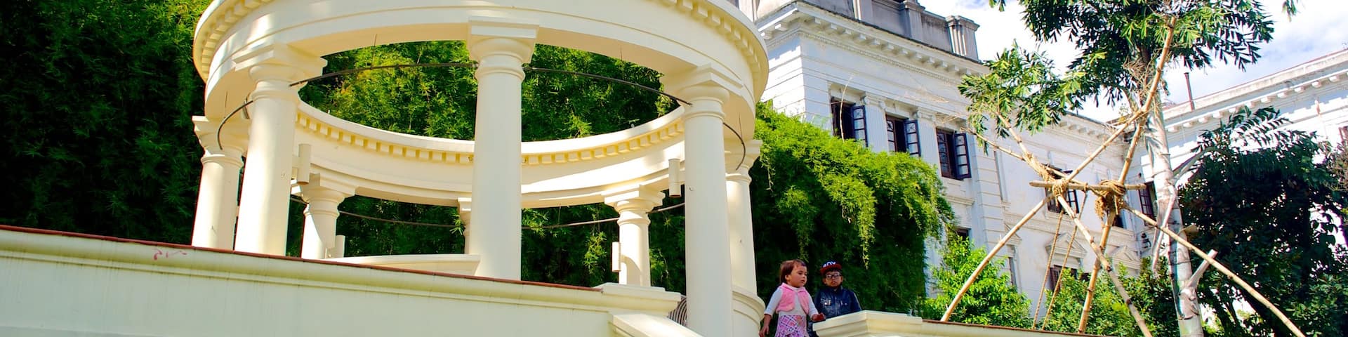 Garden of Dreams showing heritage elements