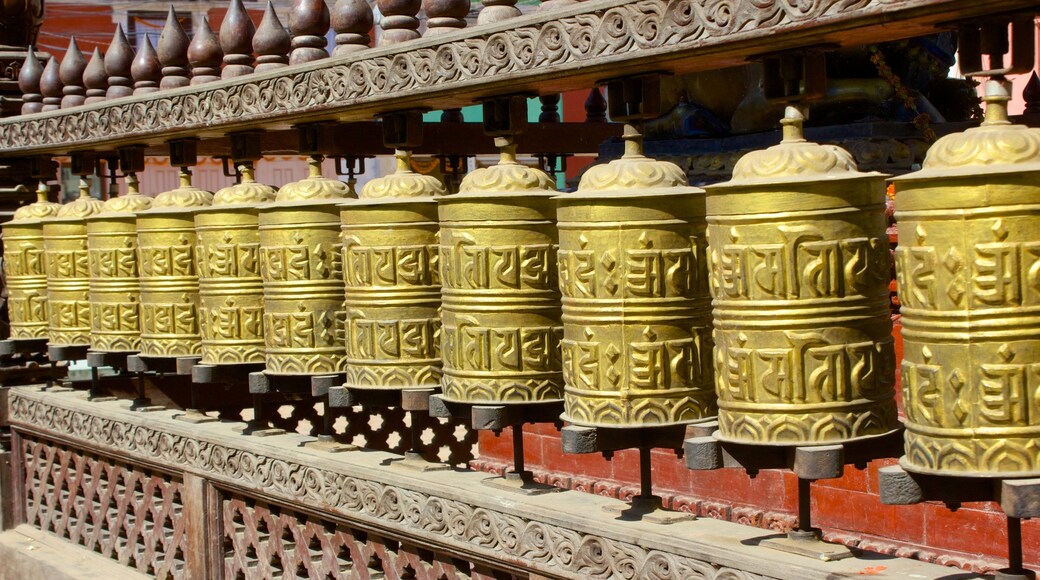 Golden Temple showing a temple or place of worship