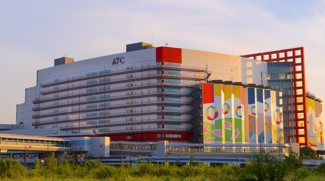 Edificio Sakishima de la Prefectura de Osaka mostrando una ciudad