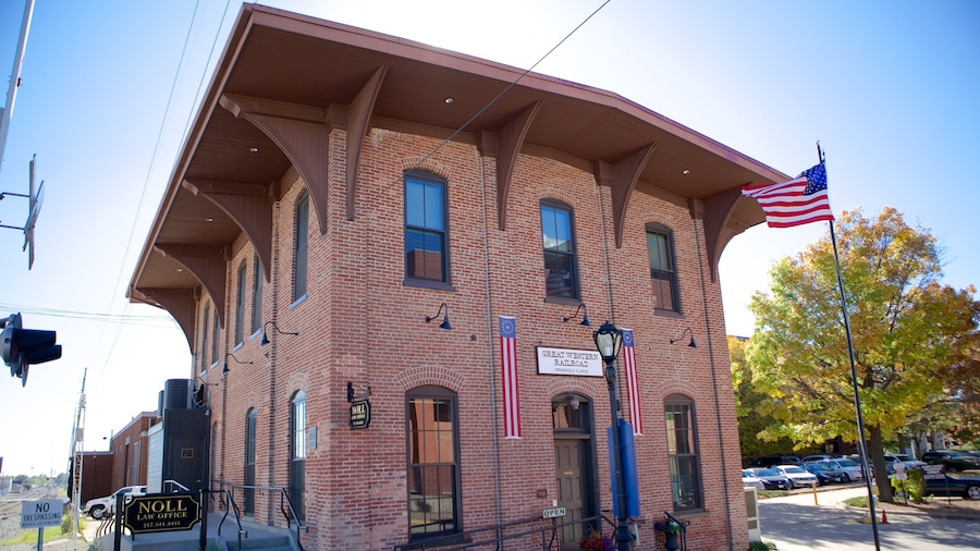 Lincoln Depot featuring heritage elements