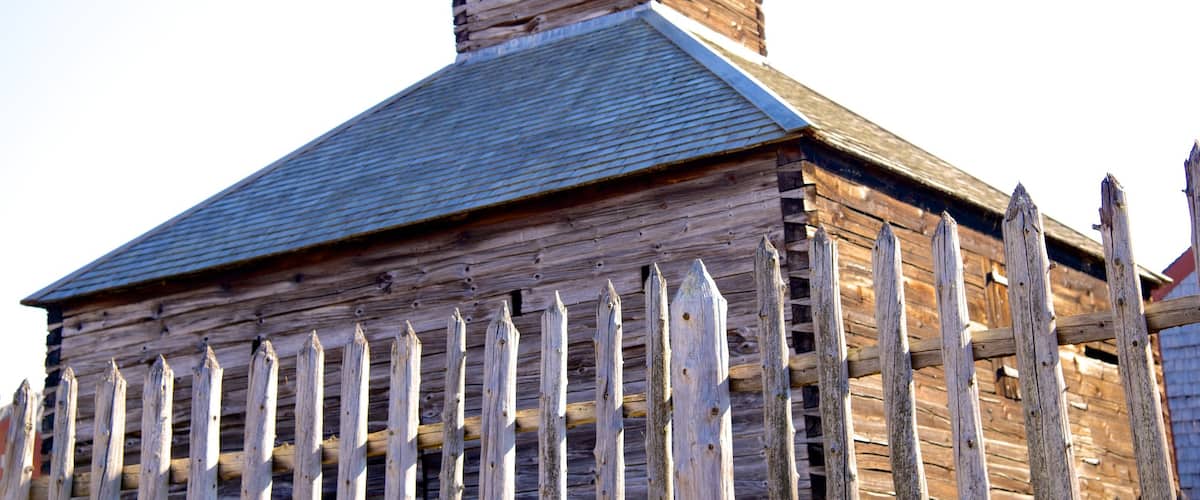 Old Fort Western featuring heritage elements