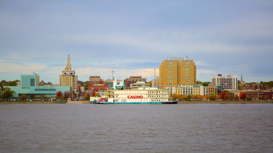 Quad Cities trong đó bao gồm sông lạch và thành phố