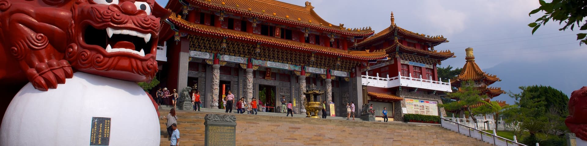 Wen Wu Chao featuring a temple or place of worship and heritage elements