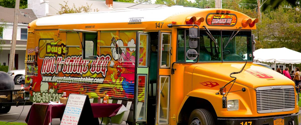 Hamilton showing outdoor eating