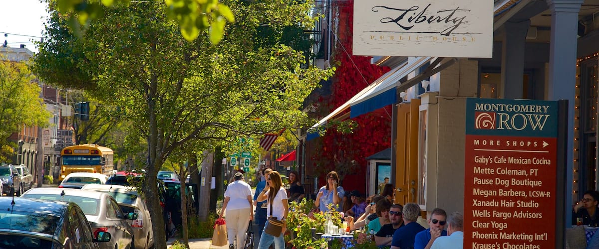 Rhinebeck showing a city