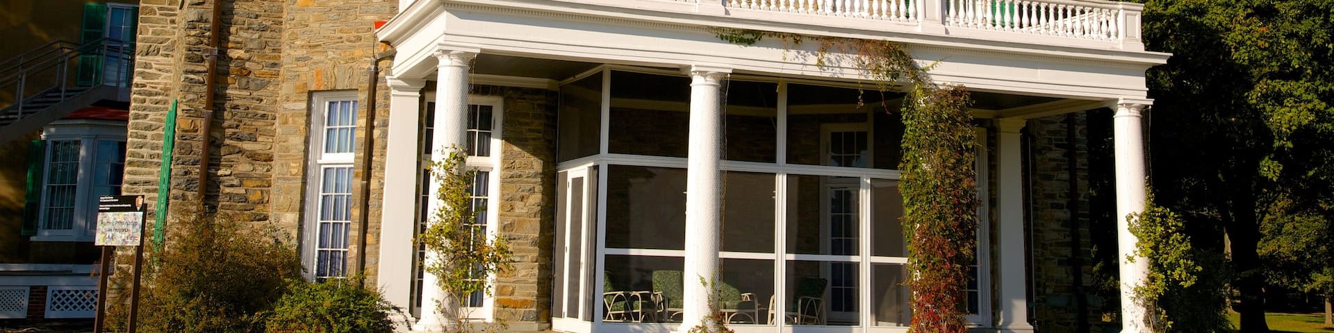 Franklin D. Roosevelt Presidential Library and Museum showing heritage architecture and heritage elements