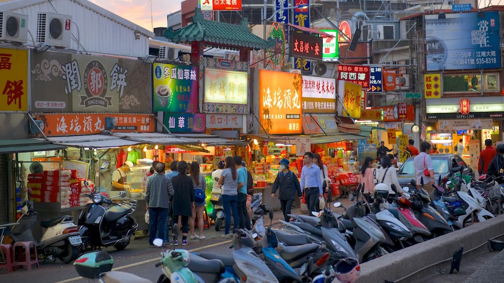 City God Temple showing a city and city views