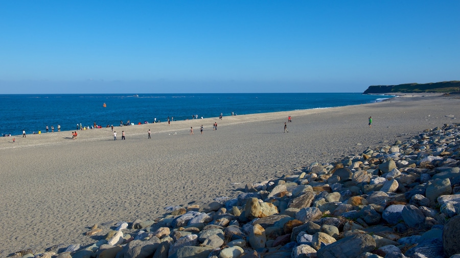 Chishingtan Beach which includes a beach and a pebble beach