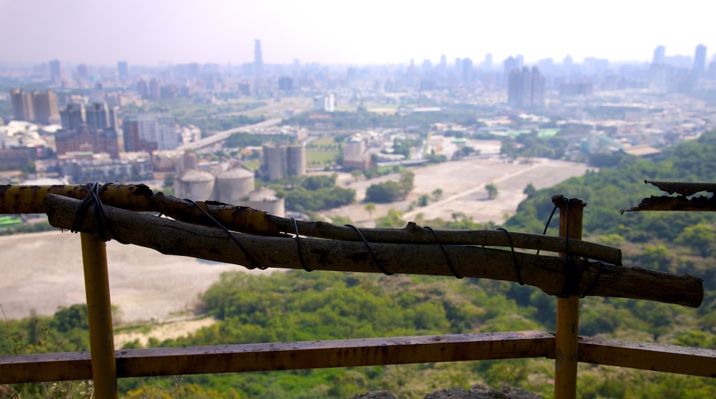 Parque natural de Caishan ofreciendo una ciudad