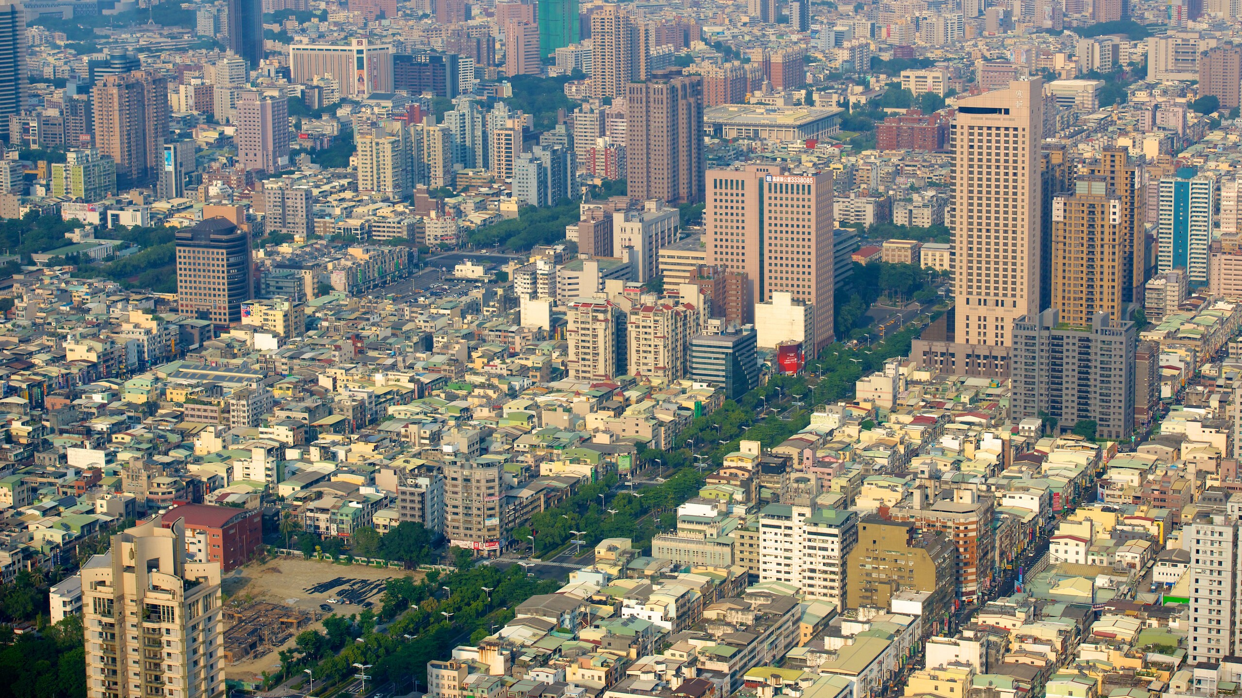 高雄市中心高雄 85 大樓熱門旅遊景點: 2024 高雄 85 大樓觀光景點推薦 | Expedia.com.tw
