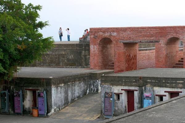 Cihou Fort showing heritage elements and a ruin