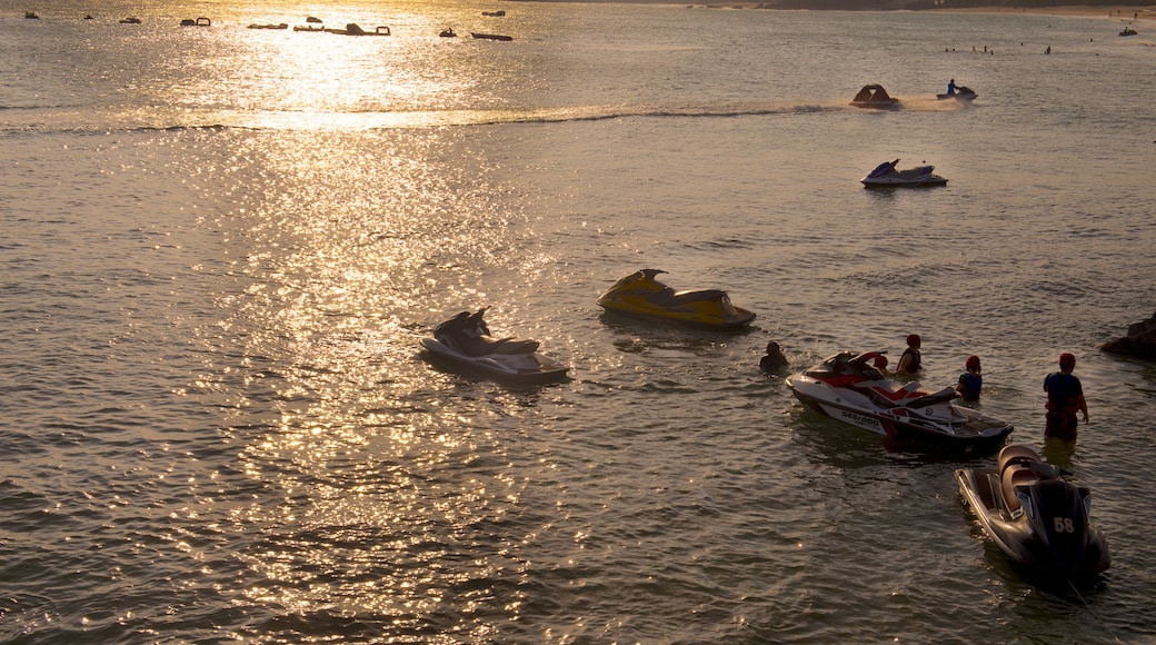 Strand van Nan Wan bevat jetskiën en algemene kustgezichten