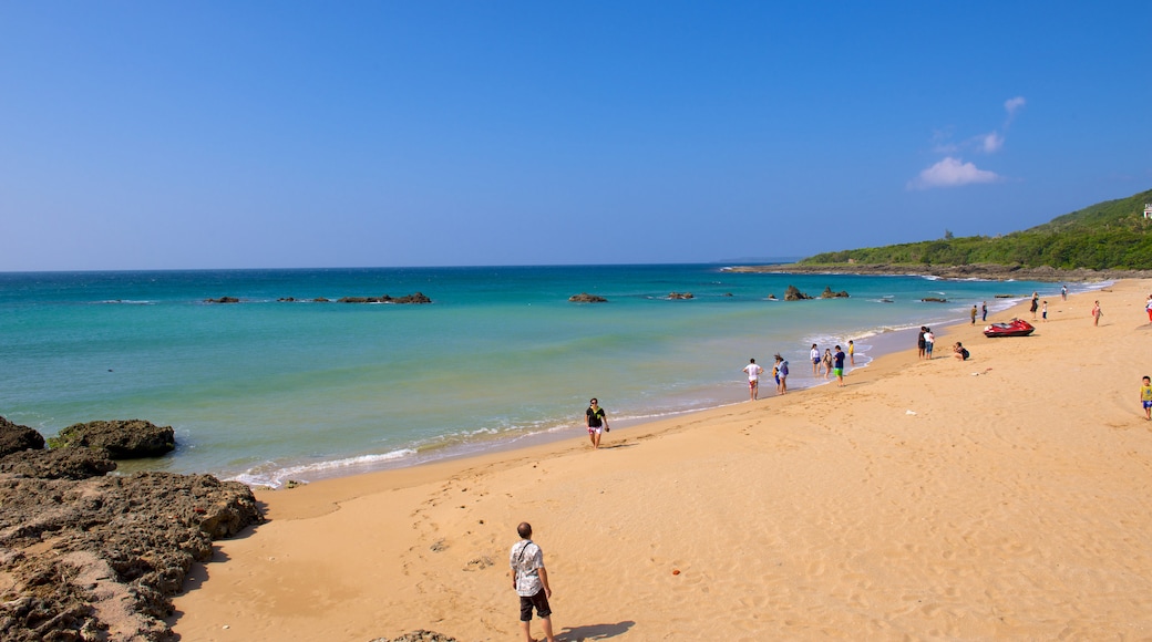 Kenting National Park showing a sandy beach