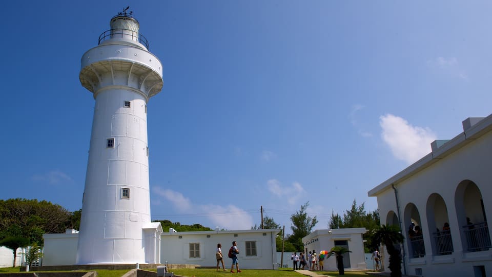 Faro de Eluanbi ofreciendo un faro