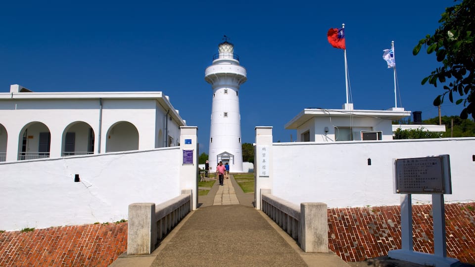 Faro de Eluanbi mostrando un faro