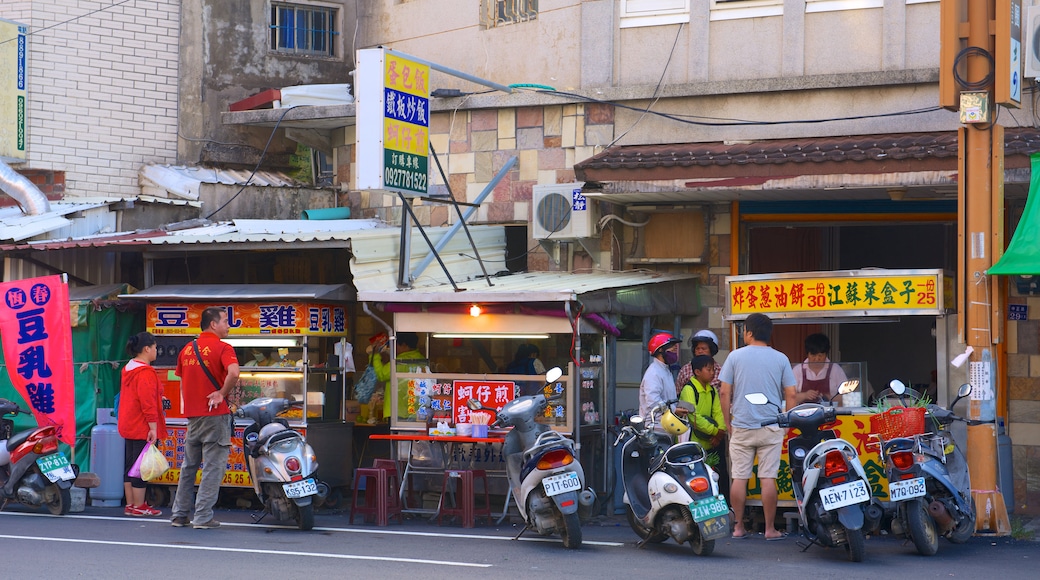 Hengchun showing a city