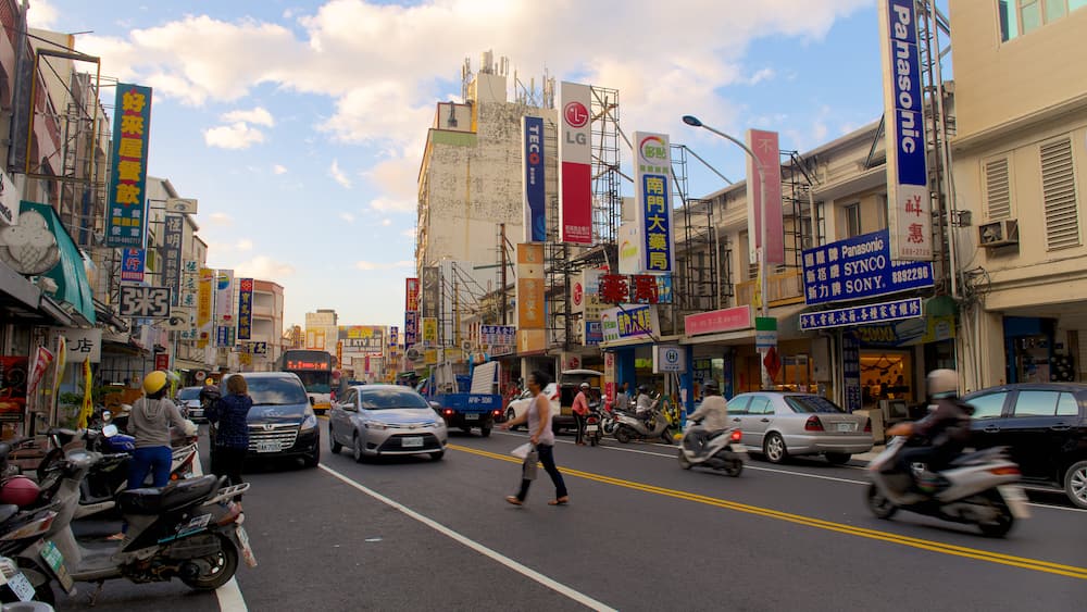 Hengchun showing a city