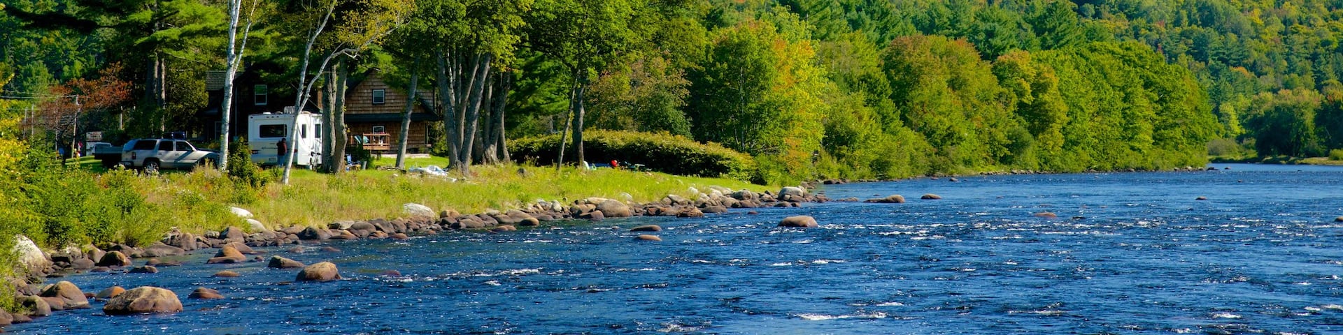 The Forks mit einem ruhige Szenerie und Fluss oder Bach