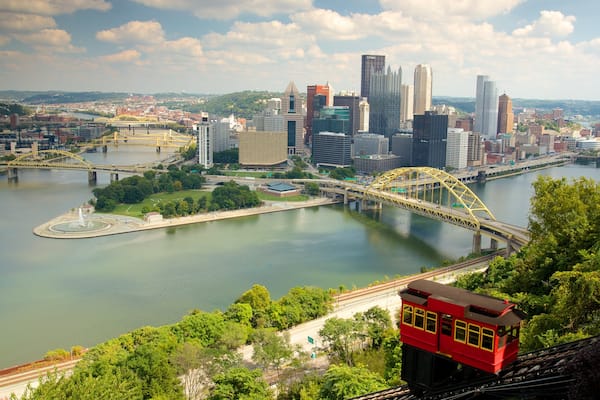 Duquesne Incline das einen Stadt und Fluss oder Bach